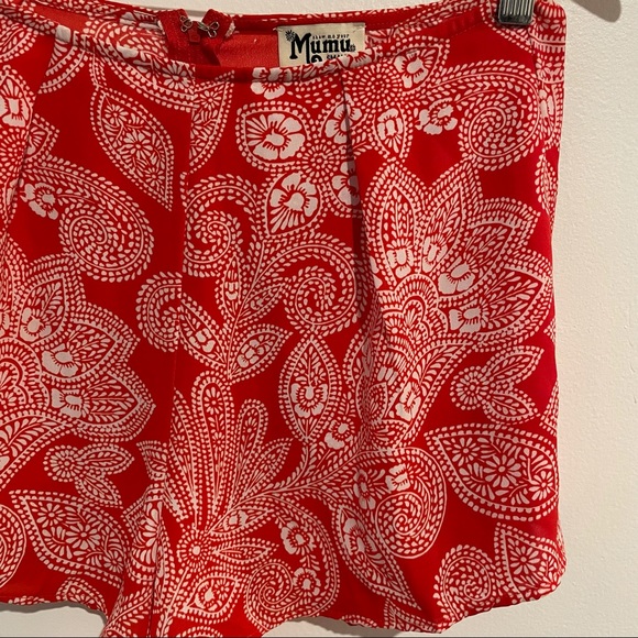 Show Me Your MuMu Red Paisley Sawyer Shorts Small - Picture 6 of 8